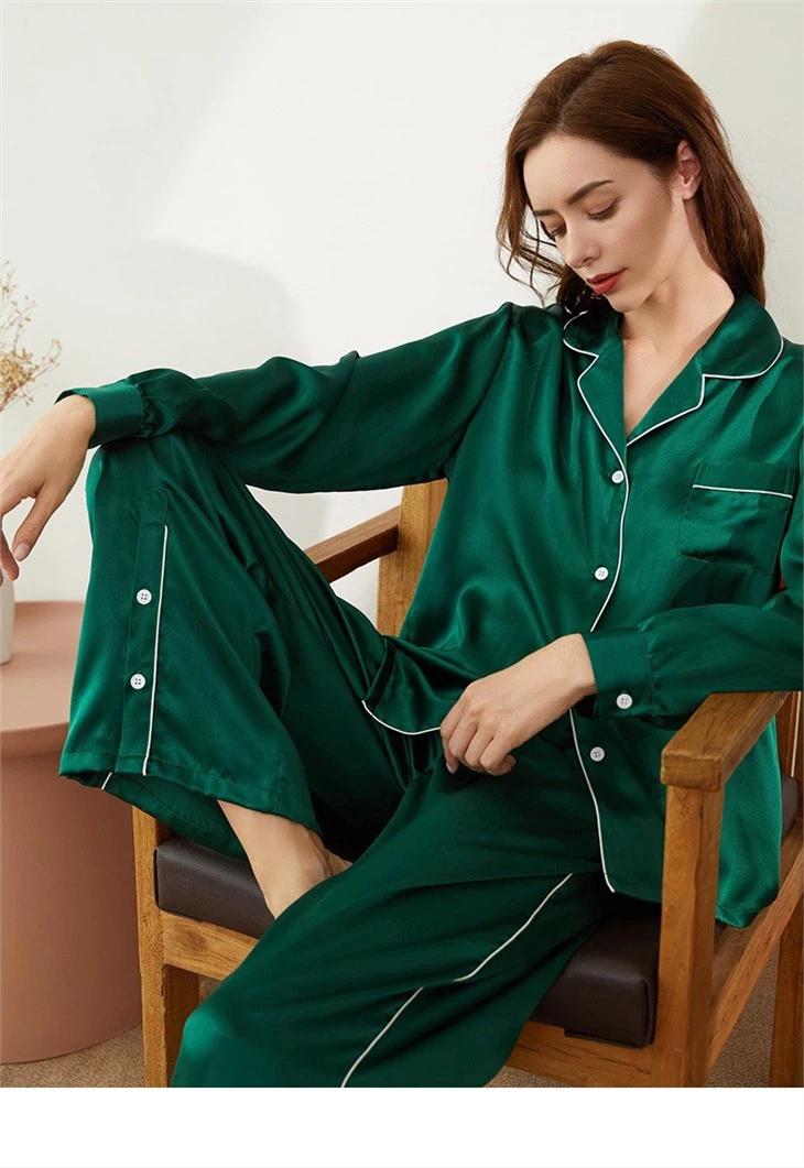 Custom Solid Color Fabric Silk Pajamas For Her